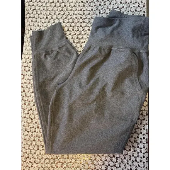 Nike Hoodie and Old Navy High-Rise Leggings Activewear Set Medium Gray - Picture 7 of 11